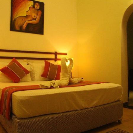 Hotel Romano Negombo Esterno foto