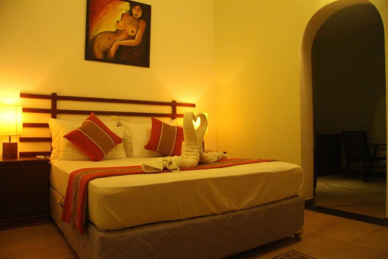 Hotel Romano Negombo Esterno foto