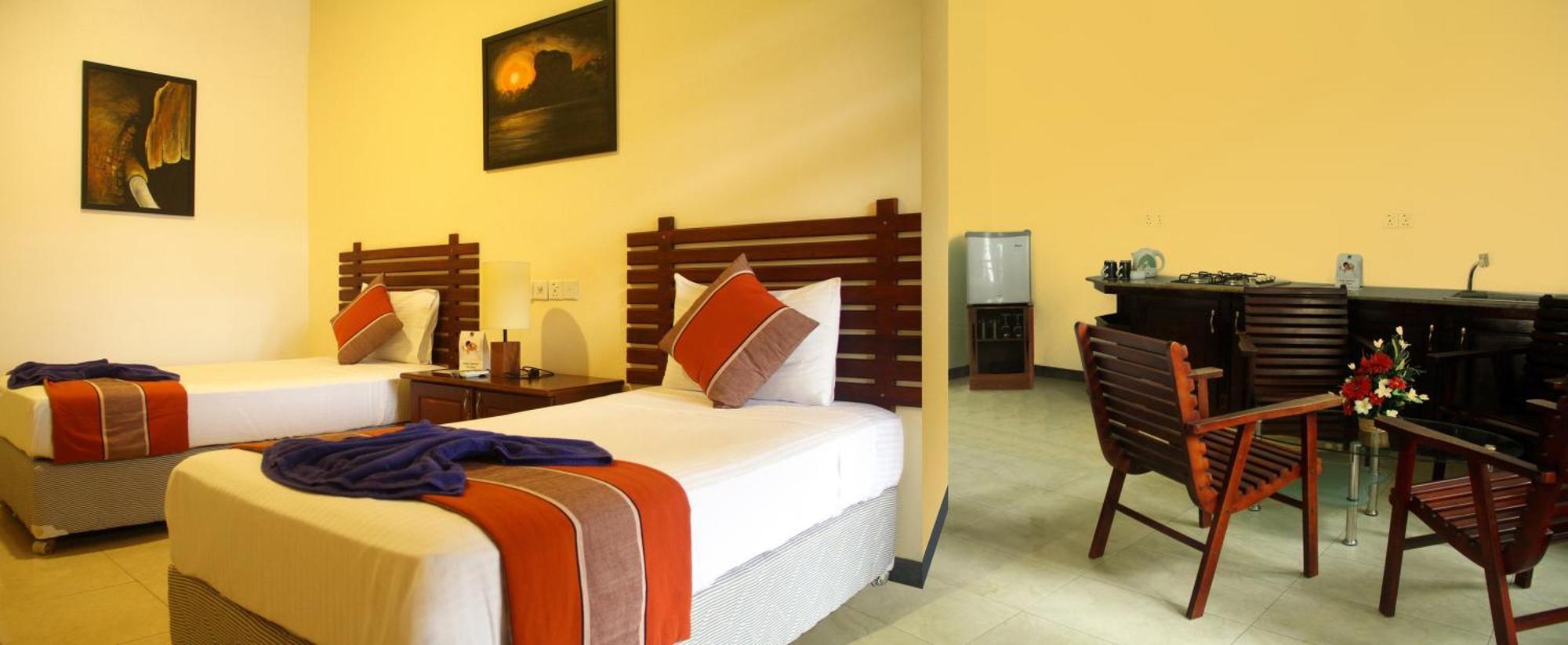 Hotel Romano Negombo Esterno foto