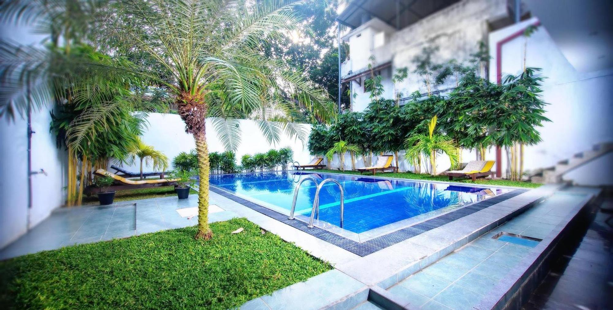 Hotel Romano Negombo Esterno foto