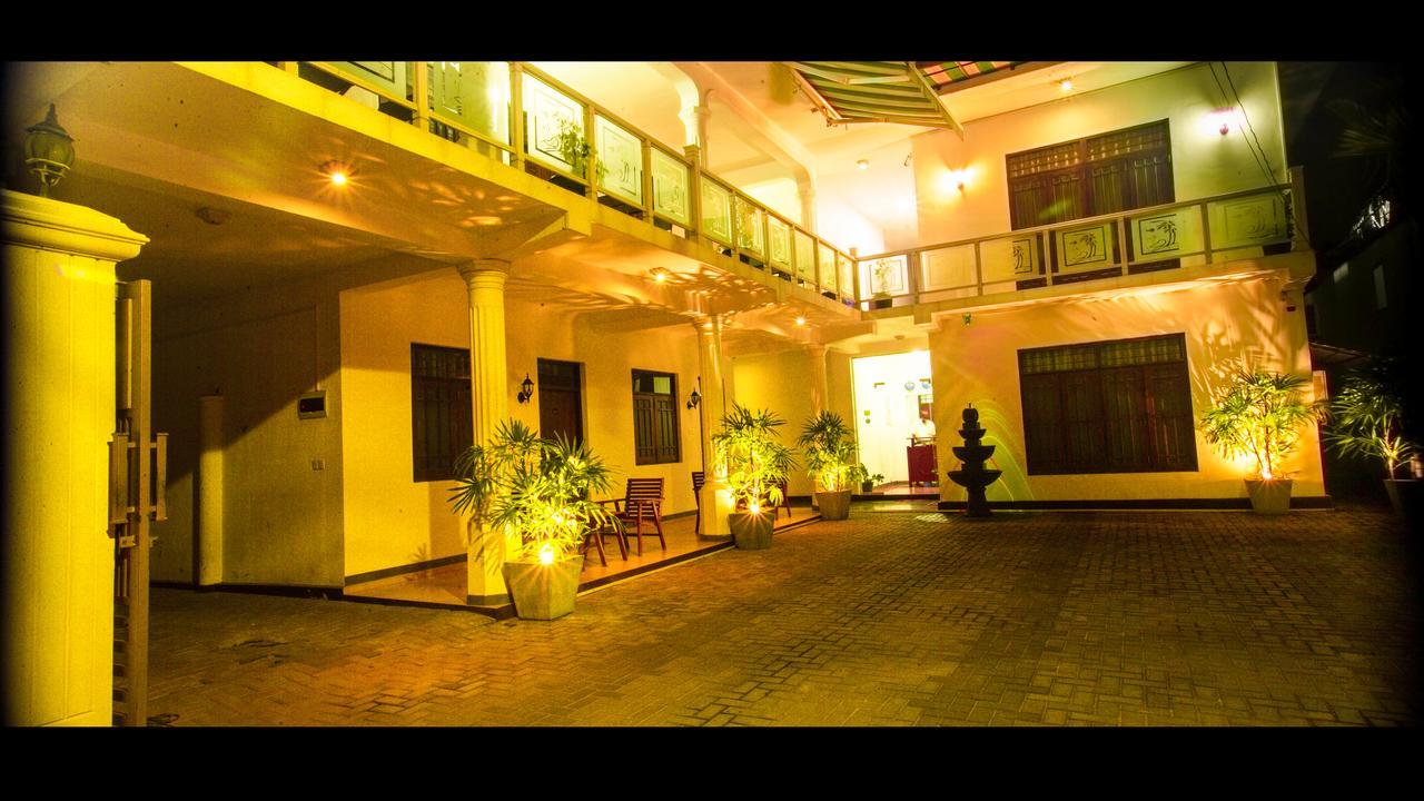 Hotel Romano Negombo Esterno foto